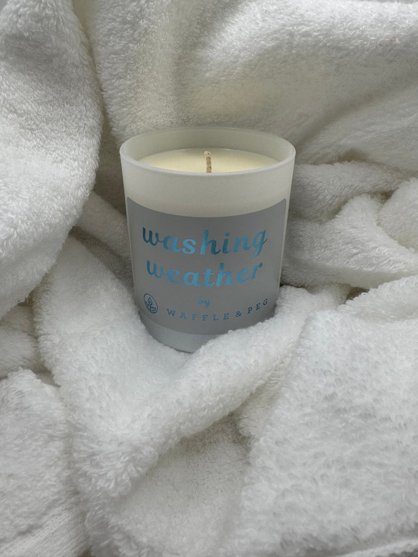 Little washing weather candle - white